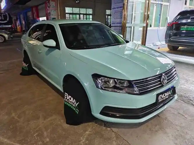 大众朗逸易玛改色膜嵯峨绿,蓝绿色调的完美调配