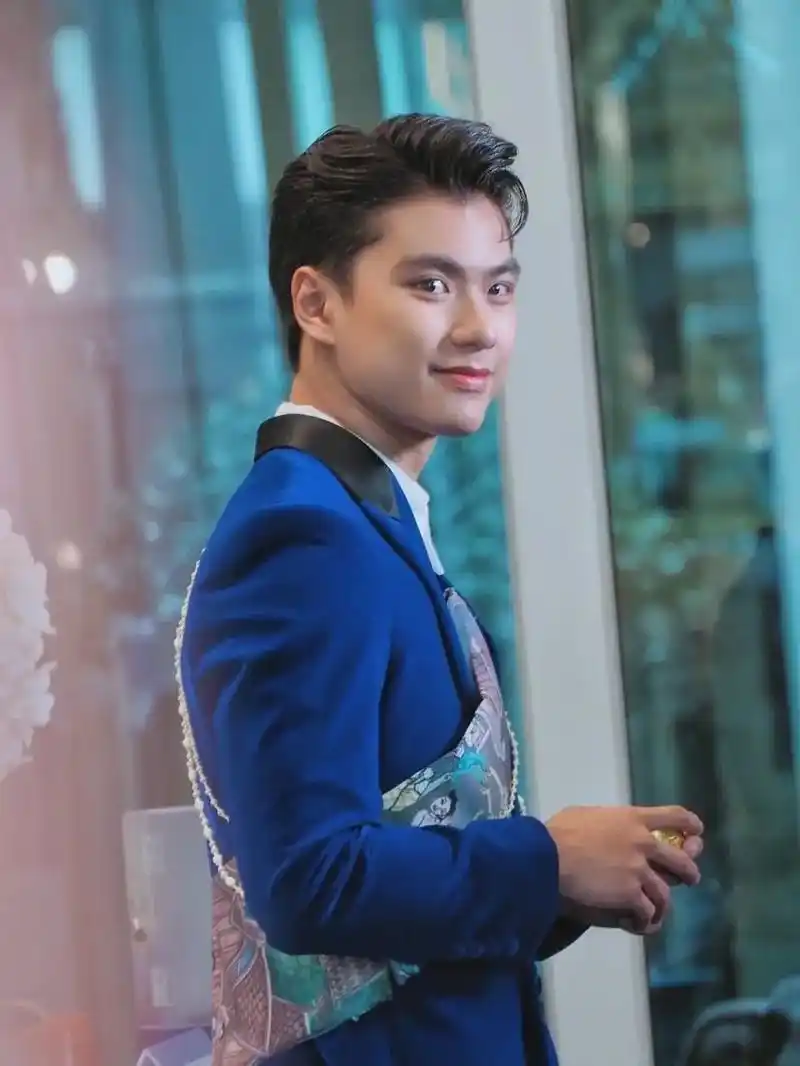 高贵的王子殿下,你好#ohm陈炳林 #他泰 #这谁顶得住啊  - 抖音