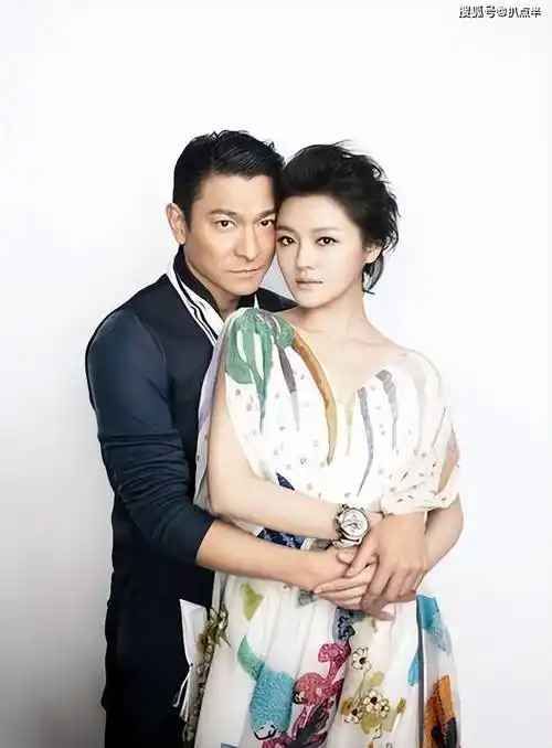 再成功的女神,终极目标都是嫁豪门_吴佩_汪小菲_安以轩