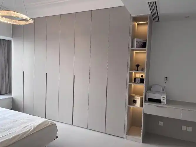 被夸的主卧衣柜整面墙衣柜颜值高收纳强