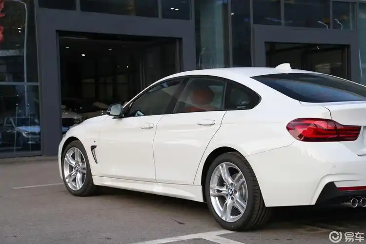 【宝马4系2019款四门轿跑车 425i m运动曜夜版外观汽车图片-汽车图片