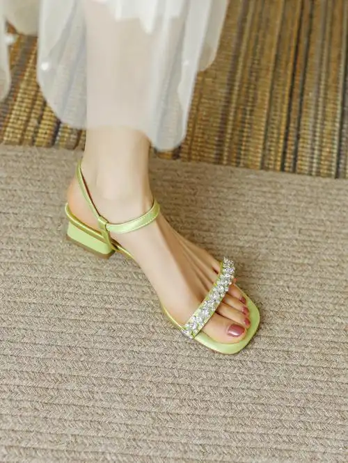 仙女风凉鞋推荐上脚超好看简约舒适通勤款