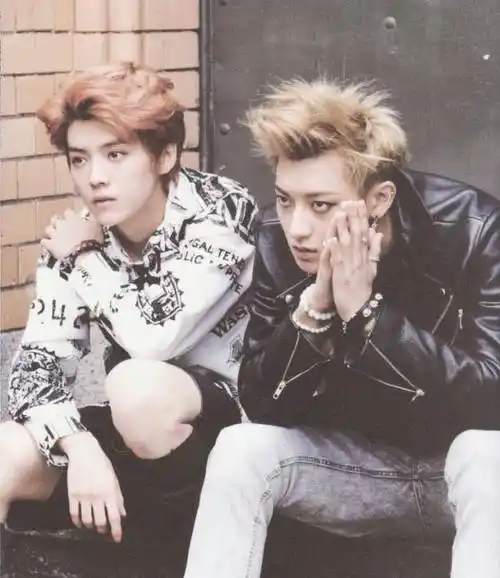 《创造营3》鹿晗黄子韬机场合体,两人被同款潮包,果然是兄弟情深