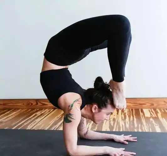 瑜伽如何实现最美的姿势:蝎子式只要这些步骤做对了