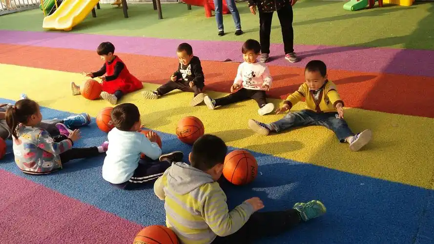 【红太阳幼儿园】小班篮球课