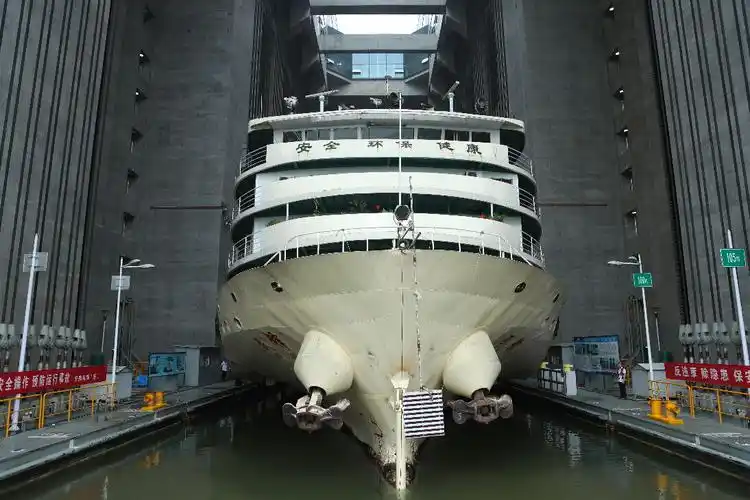 三峡升船机5年通过船舶146万余艘次