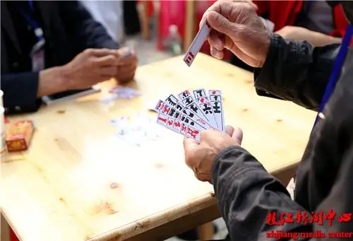 枝江首届乡村美食节暨花牌大赛成功举办