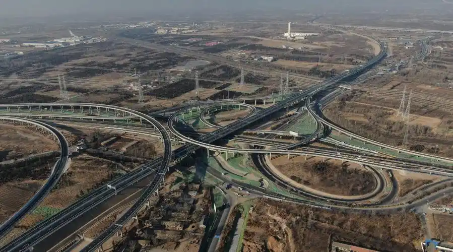 全长57公里,北京西北部至此又多了一条高速公路,市民们可在西北