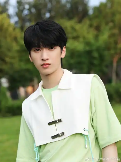 严浩翔 weibo:时代少年团-严浩翔