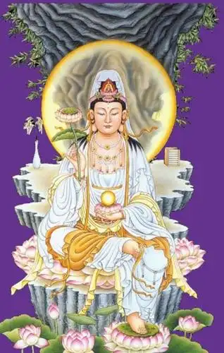 观音可保平安,同时人们也希望在其保护下,生活顺利,事业顺心,身体健康