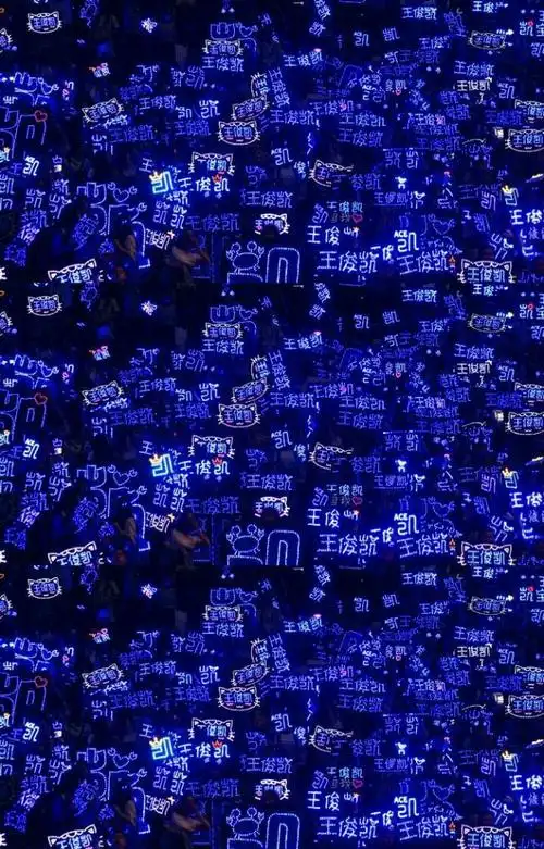 其它 karry wang —(曹妮可) 写美篇喜欢王俊凯的第5年 私下很皮 是