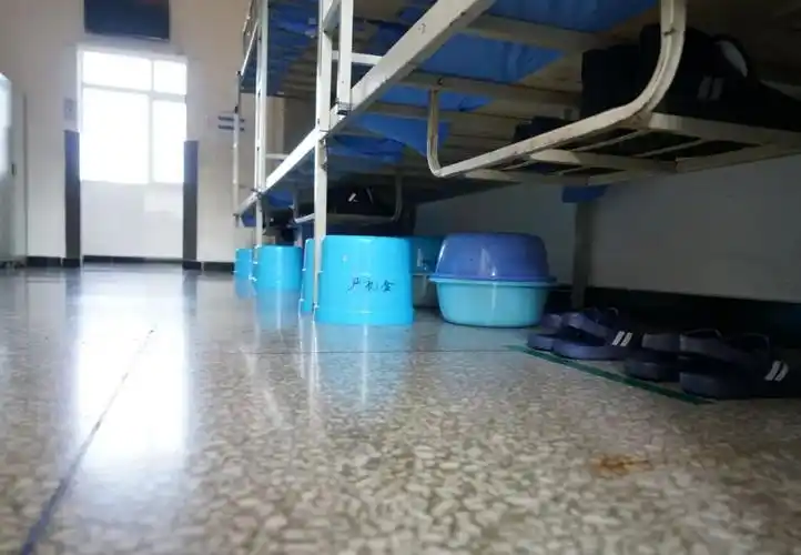 2021年了,罪犯的监舍长啥样?