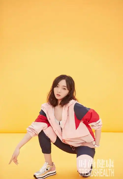 吕小雨甜美俏皮写真图片[3/3]_明星_美桌网