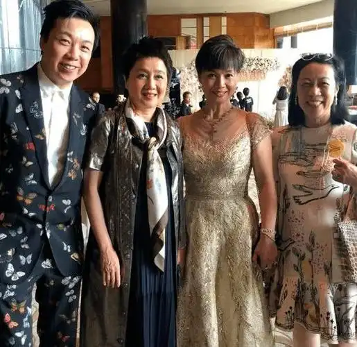 梁安琪聚会只能站角落无首饰撑气场地位跟何超琼还是差很多