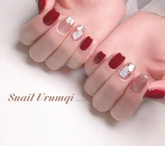 2019春天红色美甲图案款型推荐5款让你灿烂又轻盈