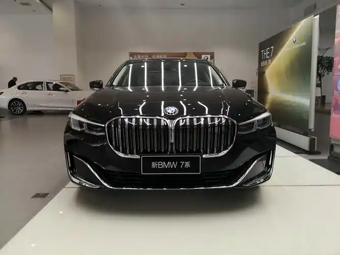 宝马740li尊享豪华版宝石青烟白现车优惠21个点