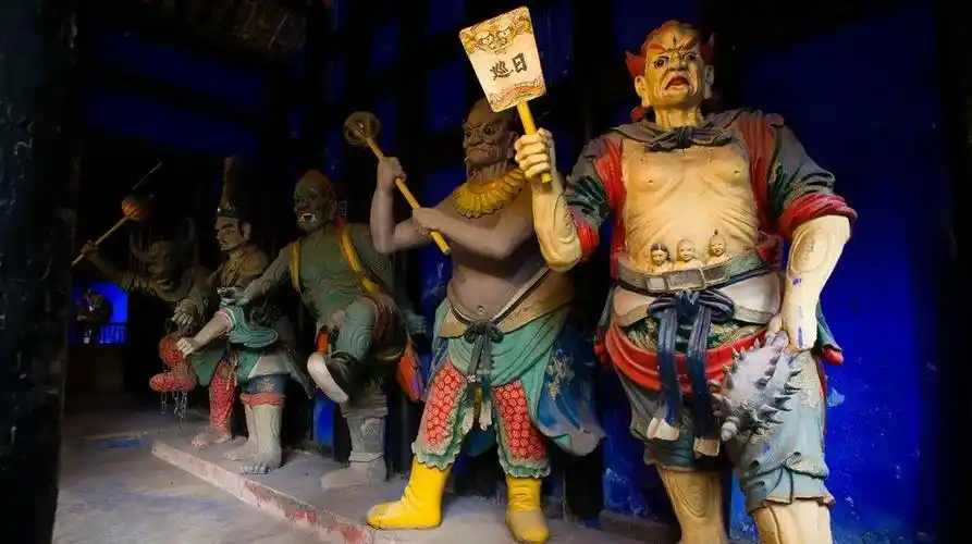 丰都鬼城:名山之上藏着魔幻色彩的亡灵归宿之地