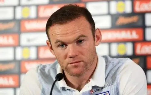 英格兰名宿约翰-巴恩斯表示,鲁尼是英格兰最好的球员之一,没有人能够