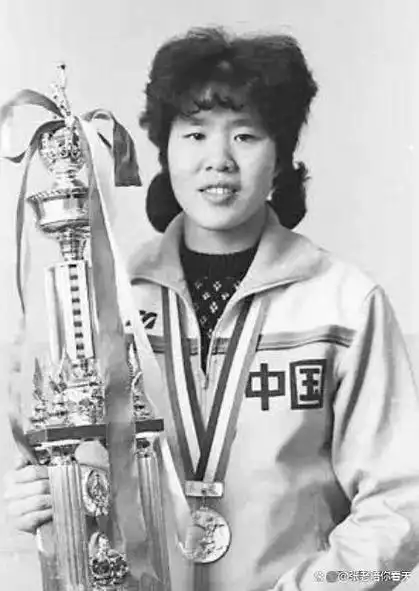 1991年郎平在美国遭遇车祸,对方想拿300美金私了,郎平:快报警