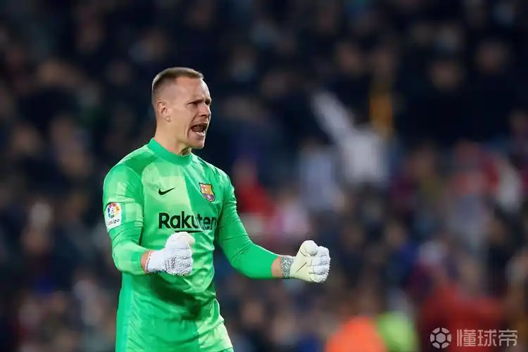 罗梅罗特尔施特根已同意减薪以帮助巴萨今夏继续引援