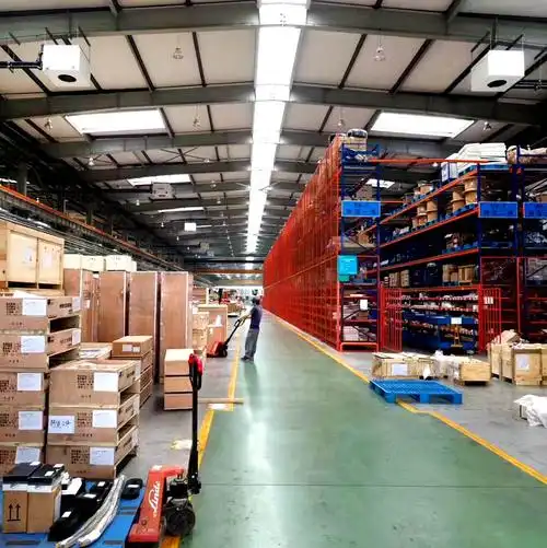 康平工业级大门空气幕应用武汉北车组装车间物流区