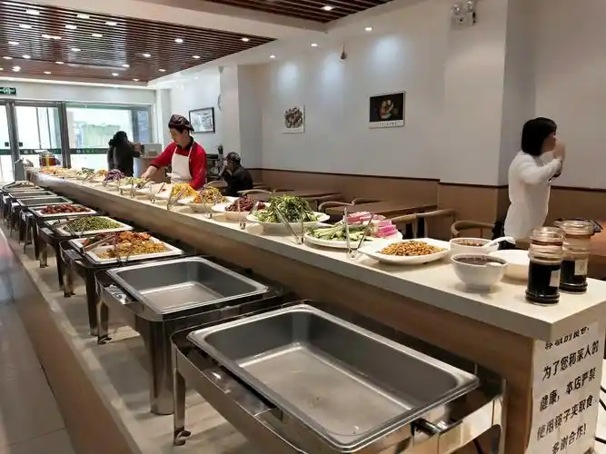 沈阳素福居是以优惠老人为特点以素食为招牌的一家亲民自助餐厅