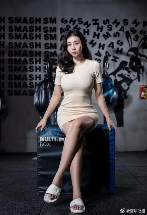 nba最美主播张曼源