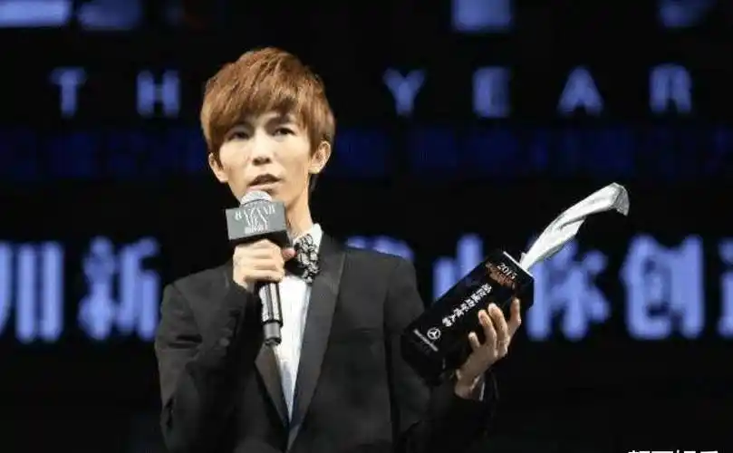 审美在线的郭敬明,新开妆造店,人均消费1500