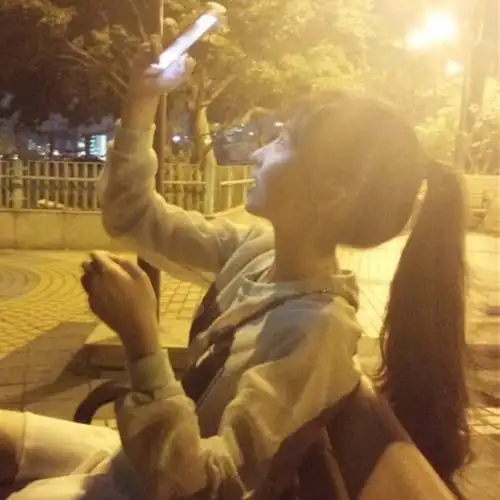 萌萌哒小可爱马尾侧脸女生头像