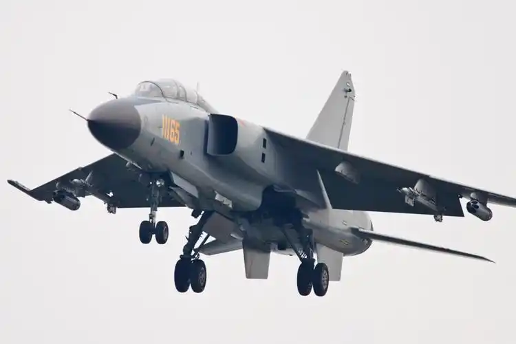 中国空军装备的飞豹a型战斗轰炸机