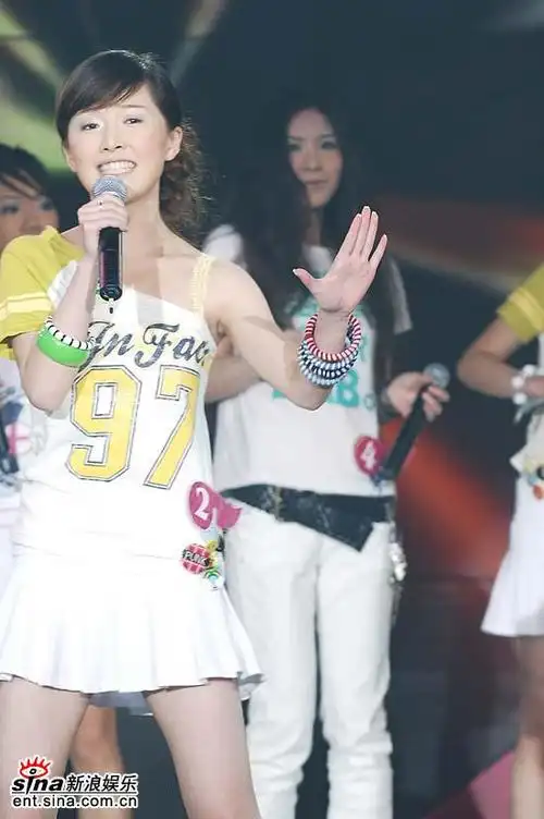 30,湖南卫视现场直播2006快乐中国超级女声杭州唱区10进7晋级赛,新浪