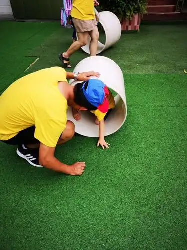 虎虎在幼儿园的第一个"六.一"儿童节活动之——亲子游戏