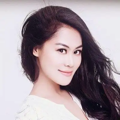 图集她的作品梦然(mira),1989年3月24日出生于内蒙古乌兰浩特,中国