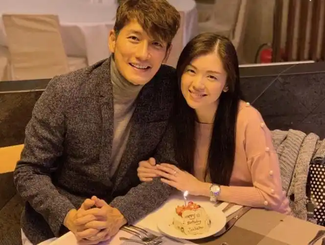 家有喜事家明表哥结婚48岁袁文杰娶小7岁女友已相恋9年