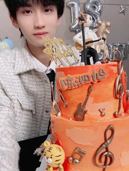 祝泗旭宝贝生日快乐!顺顺利利, 开开心心 ,继续唱好听的歌 !#陈泗旭