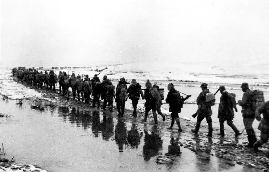 老照片:直击70年前的渡江战役,打过长江去,解放全中国!