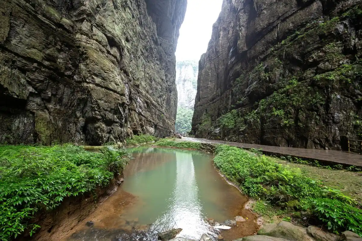 山城不打烊# 重庆武隆天生三桥,作为中华巧夺天工的瑰宝,以其由来与