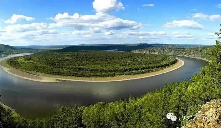 一,黑龙江   是中国与俄罗斯的界河,也是我国结冰期最长的河流.