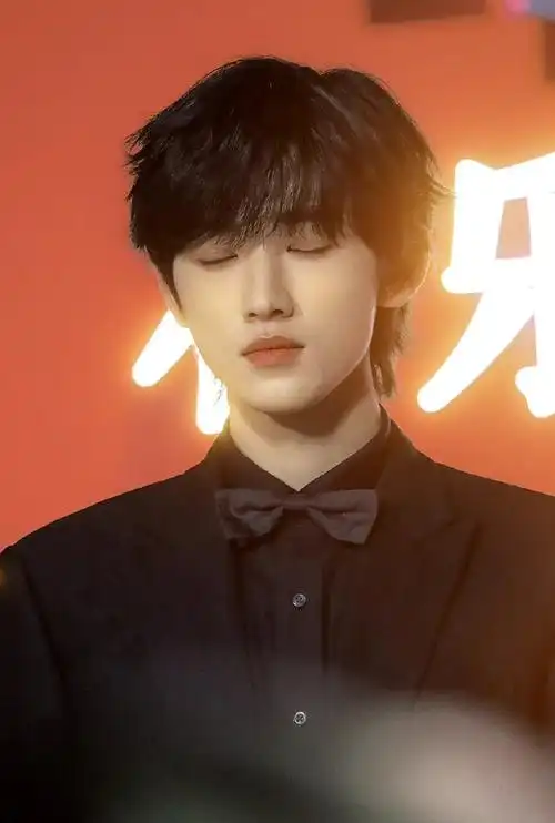 宋亚轩十八踔厉风禾尽起##长发男生颜值大赛##宋亚轩 瑾瑜发奇光