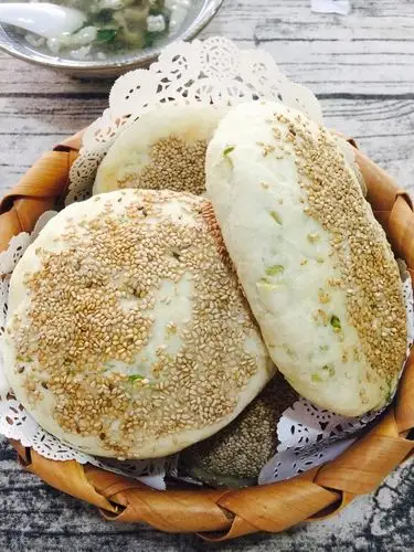 duoduo宝做的油酥葱香烧饼