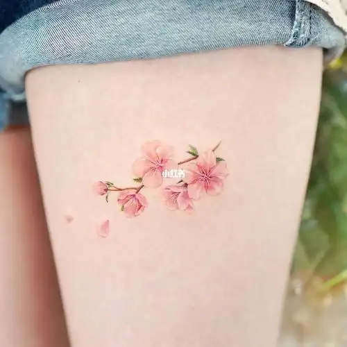 带枝樱花纹身图案