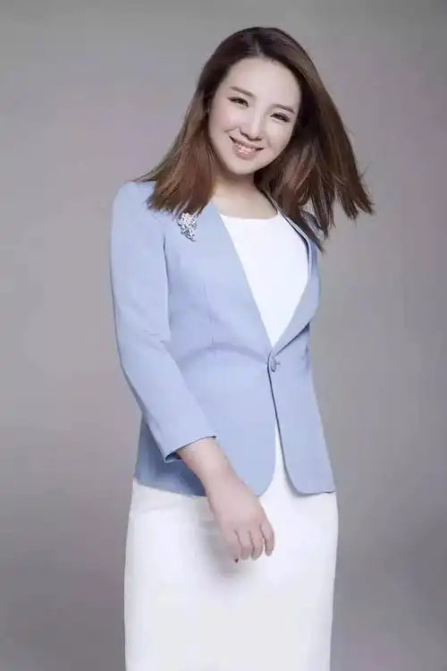 7:45╟9:00  节目介绍:栏目是一档具有专业信息量的电台资讯类栏目,以