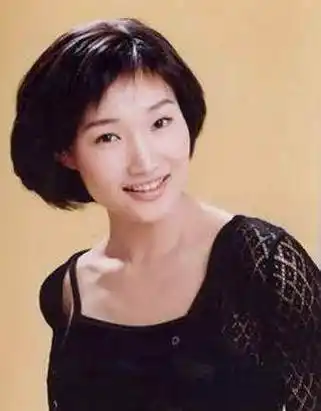 7位还没结婚的央视主持人,龙洋工作忙,张越算胖,各有各的难处_节目