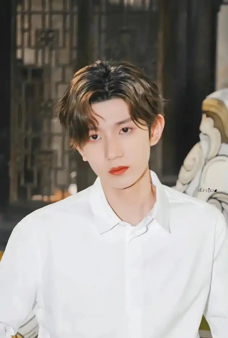 王源 #王源侧颜图 - 抖音