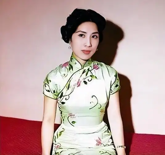 19岁,丈夫战死,她成为寡妇.