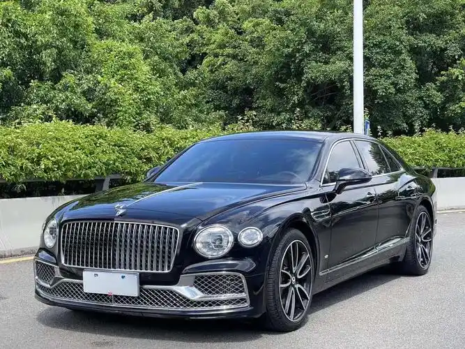 2021款宾利飞驰40t柴油版