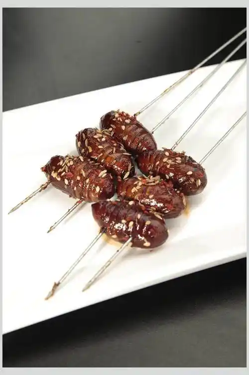 人生一串 烤蚕蛹