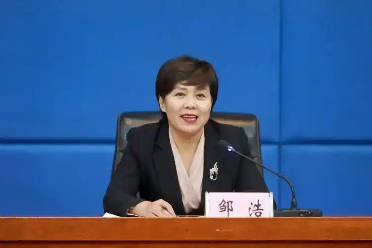 牡丹江市人民政府副市长 邹浩邹浩说,牡丹江素有"冰雪胜境,避暑天堂"