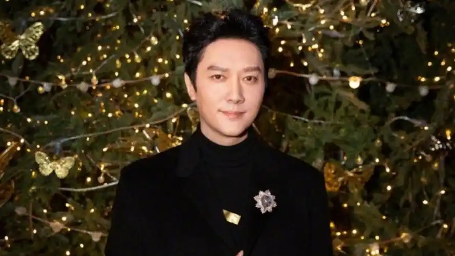 冯绍峰谈与儿子相处模式,眼眶逐渐湿润:力求高质量陪伴