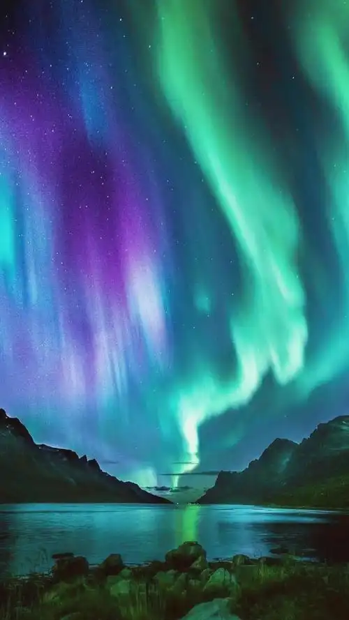 夜色美丽的极光风景